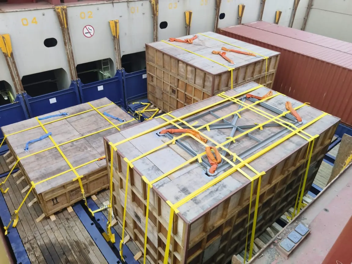 Container handling at port